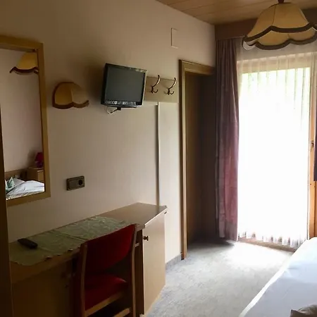 Hotel Waldrast *